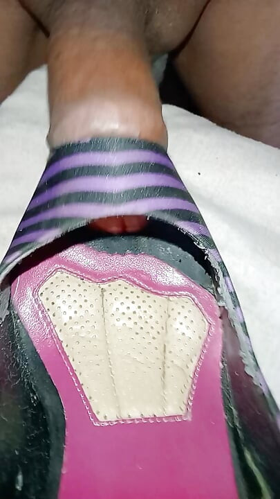 SOFT AND TIGHT PURPLE SNEAKERS BY MARIE