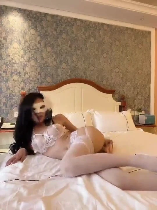 Sexy Chinese bride