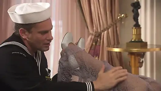 Tante seksi nyepong kontol besar sebelum dientot habis-habisan