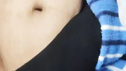 Muslimische seema betrügt mit ehemann, um hinduistischen freund schwanz zu lutschen