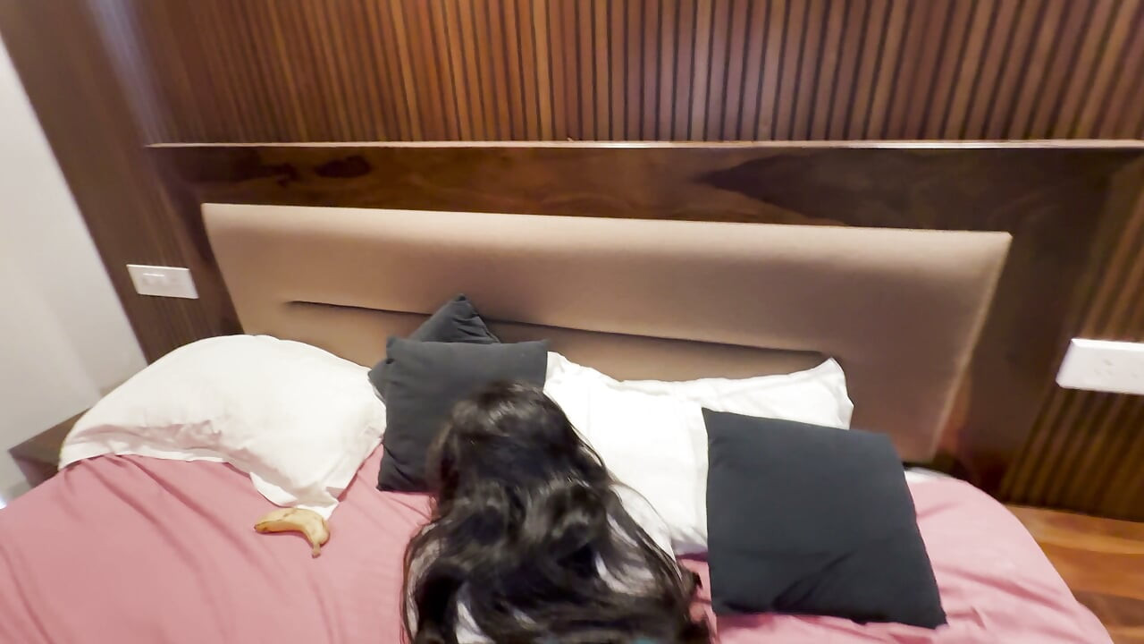 放学后大哥哥抓到小妹妹在自慰