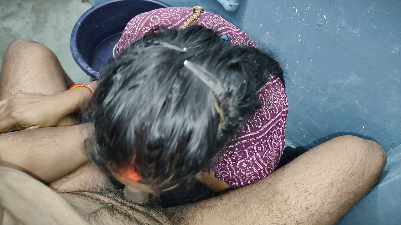 My desi stepsister sucking big Indian dick in bathroom till cum in mouth