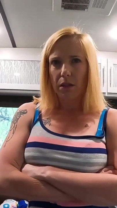 Fiul vitreg convinge noua mamă vitregă că este normal - Jane Cane, Shiny Cock Films | Clip 1