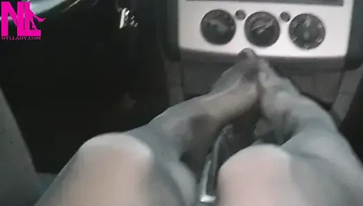 Реввинг Ford Focus и ногами его палка сдвига