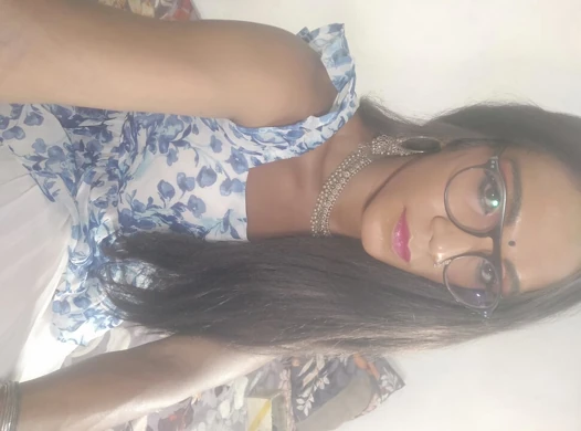 Hintli travesti tek başına canlı yayında boşalıyor