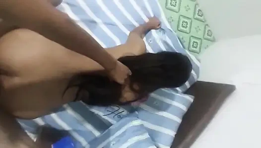 Istri nakal ini dientot gaya doggy habis-habisan sama pacarnya