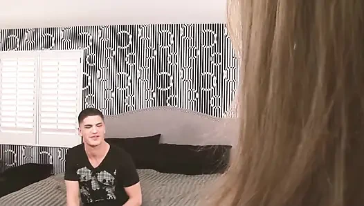 Wilde tennies, szene-1_blonde teen mit einem dicken arsch liebt es, einen großen schwanz in ihrem engen arsch zu haben