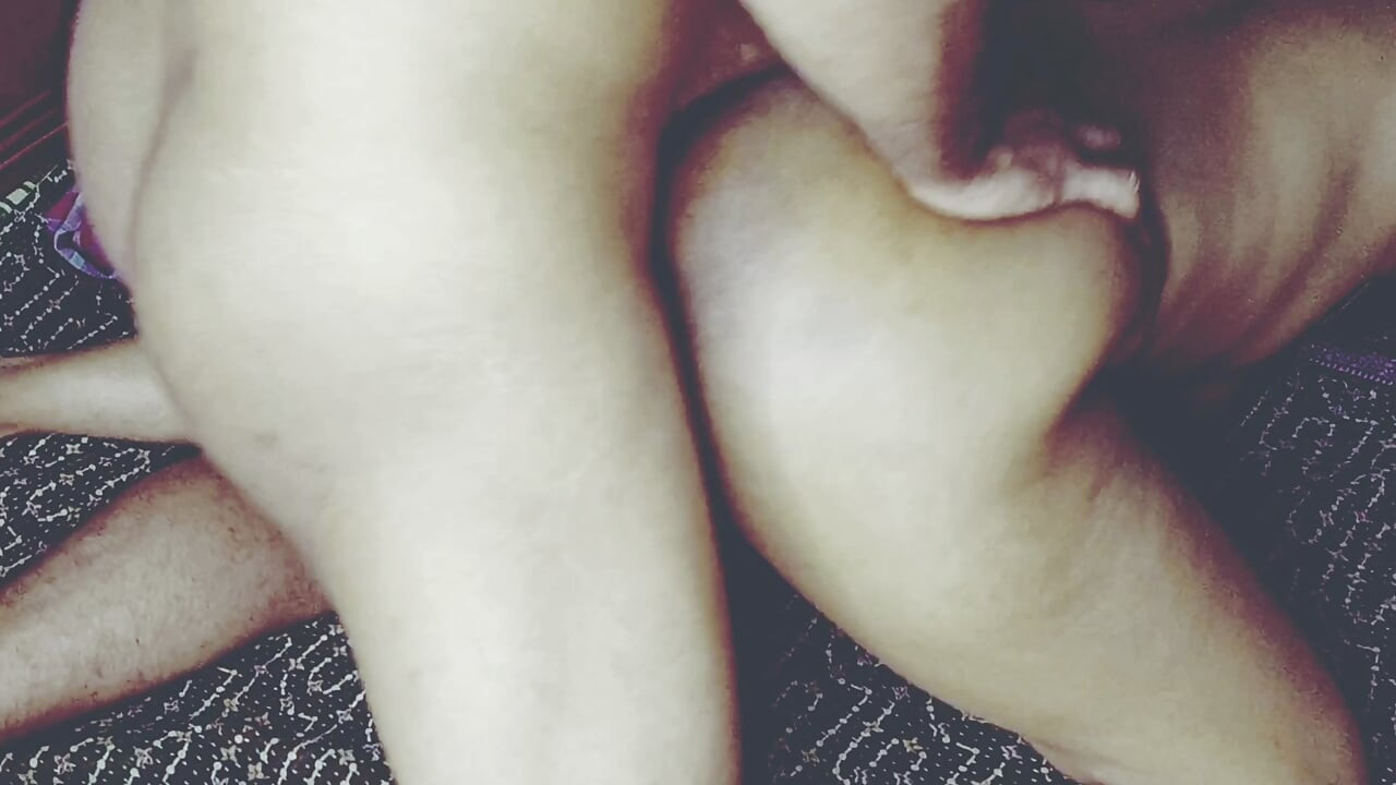 intenzivno jebanje i lizanje pičke Vruća desi žena prodata od strane svog muža za seks