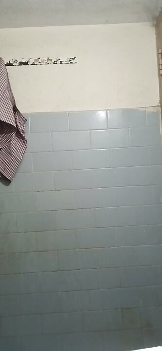 Bathing and ass show