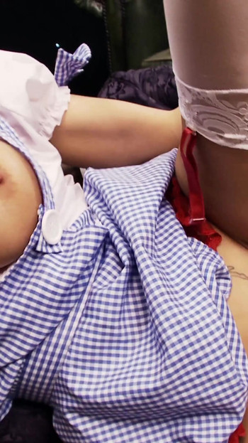Unforgettable moment from "blonde milf mit gepiercter pussy wird auf dem oktoberfest gefickt und schluckt alles"