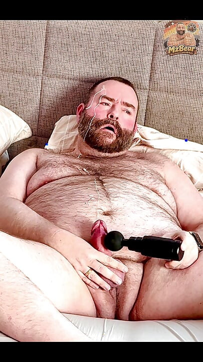 Bear’s self facial cumpilation
