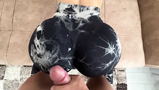 Athletic stepsister seduces her stepbrother's friend with her sexy ass in leggings but not let penetrated