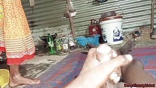 वेरी सेक्सी इंडियन आंटी क्रेजी फकिंग हॉट काली छुट दिन में आंटी को चुद दिया