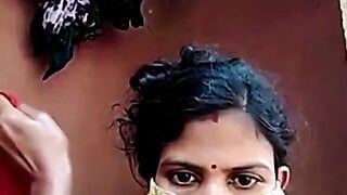 Desi bhabhi sujetador panty bañándose en vivo