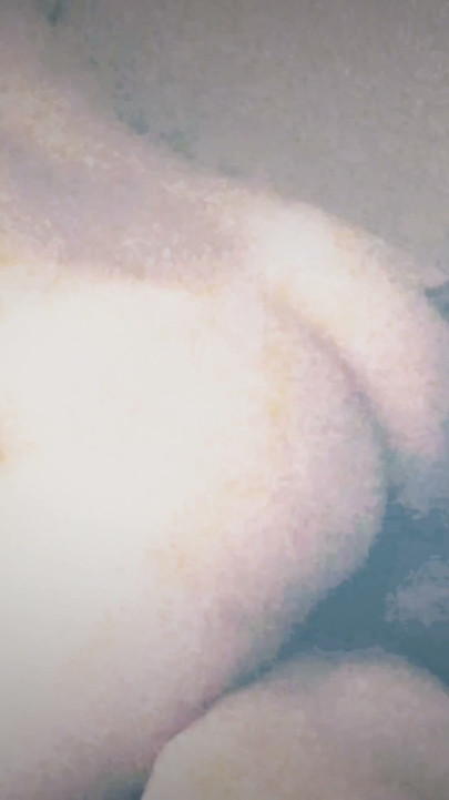 Mi papi se mete en mi habitación... y... amo ser su putita creampie llena de leche | Clip 2