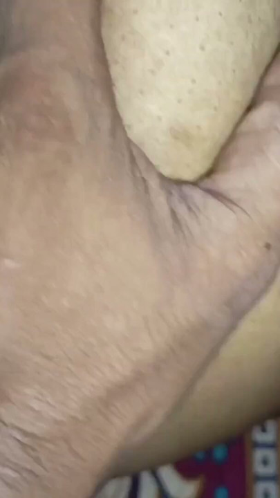 Handjob Bhabhi has magic in her hands. | Clip 1