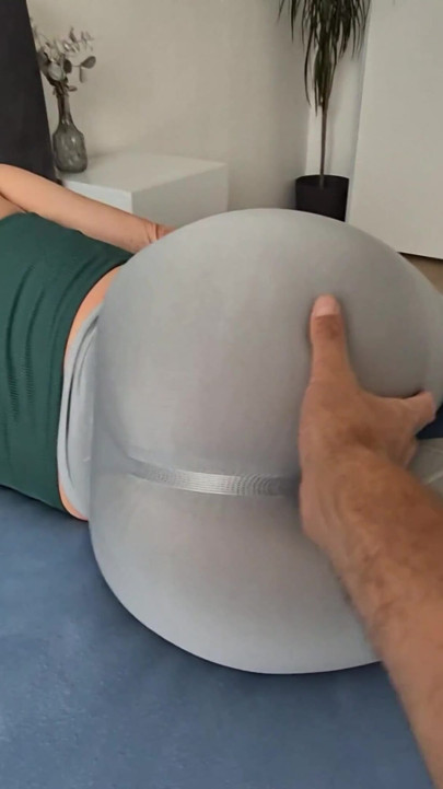 Stepsister caught stepbrother's morning wood while sharing bed and gets her big ass in leggings cum covered | Clip 1