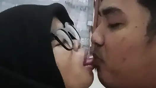 Bercinta dengan pacarku cewek hijab yang hyper seks