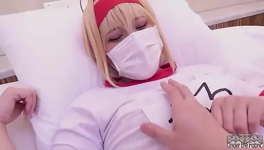 Überlaufrituale Hitze, wenn die leichtsinnige Königin im Zittern ausbricht, während meine Wärme sich an ihrem tiefsten Punkt beruhigt.