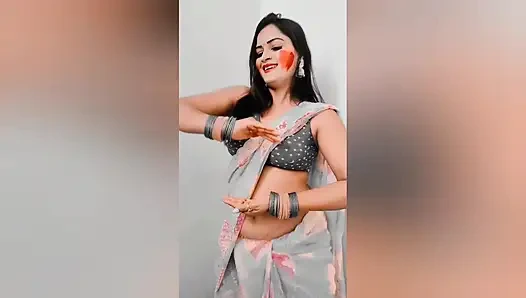 ITNE DINO BAAD KAAMWALI BAI KO CHODNE KA MOUKA MILA