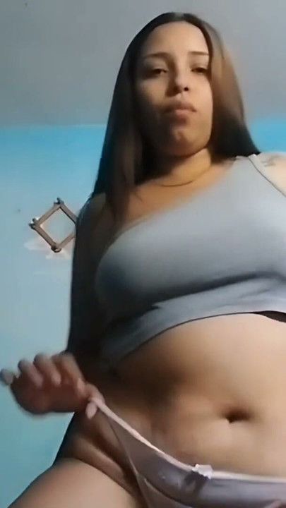 Big ass latina girl twerking in booty shorts | Clip 2