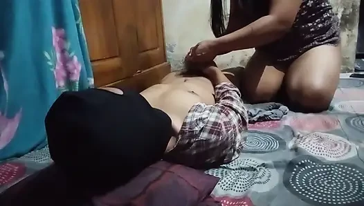 Köylü kızın basit bir odada sikiştiği amatör videolar
