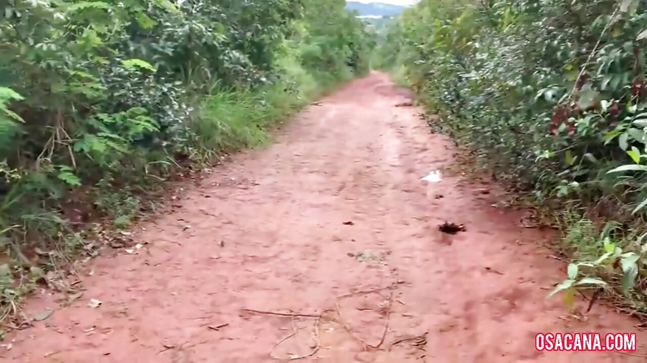 Kami bertemu dua gadis nakal di jalan