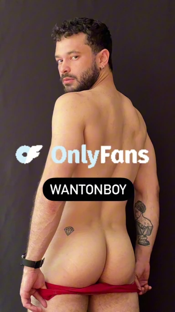 Solo video playing with dildos