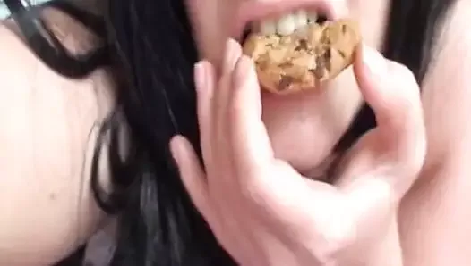 Eating Her Cum Cookie!!