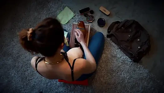 Sexy Shoe Shine