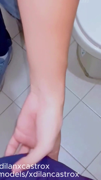 ATLET STRAIGHT MELEPAS KONDOM DAN MENYETUBUHIKU TANPA KONDOM TANPA MENYADARINYA, DIA MASUK KE DALAM PANTAT GAYKU. Creampie... | Klip 1