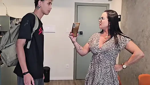 Üvey anne her zaman yardıma hazır.