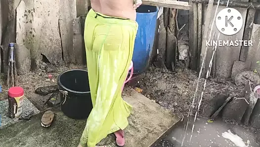 Indian house wife bathing anita style