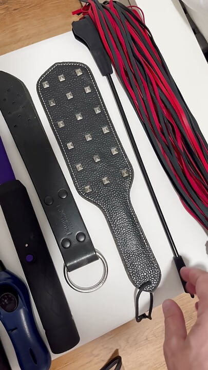 Дуже гаряча BDSM-сесія: маска, вразливість, ланцюги, розпірка, помпа, електро