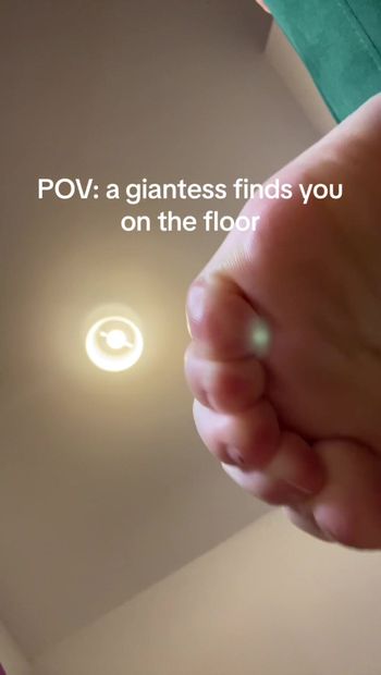 giantess finds you on the floor