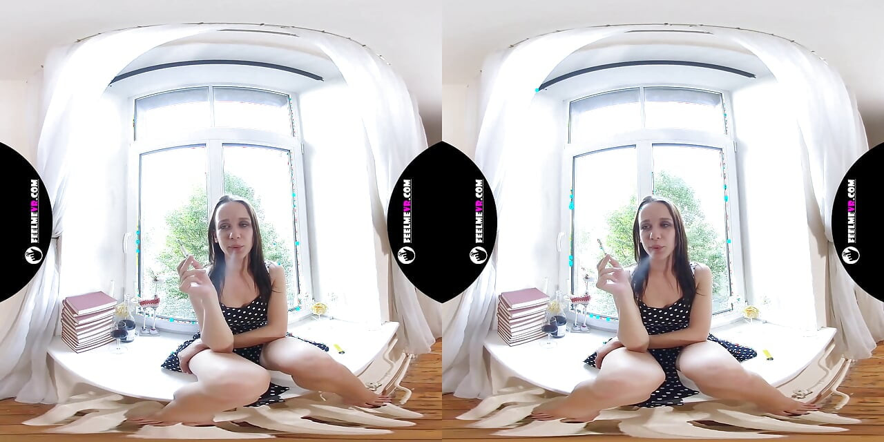 Paula Smoke and Orgasm Virtual Reality