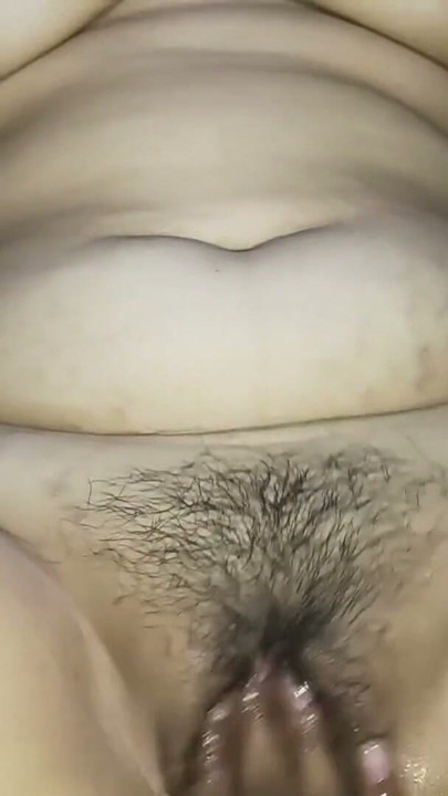 Om aan de behoeften van het leven te voldoen, is mijn vriendin bereid om in bed te liggen met de docent | Clip 1