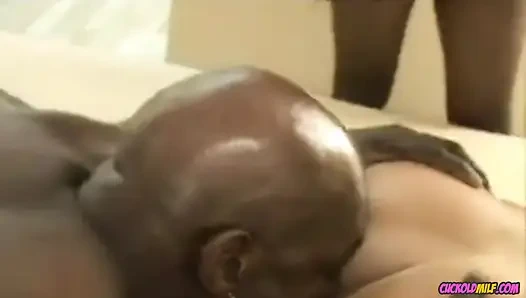 Cuckold milf - istri yang selingkuh
