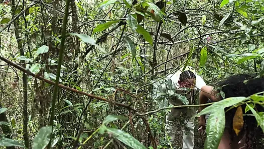 Saya Memberikan Blowjob Di Kereta Bawah Tanah Kabel Kepada Orang Asing Dan Kemudian Saya Mengundangnya Untuk Bercinta Di Hutan Arvi