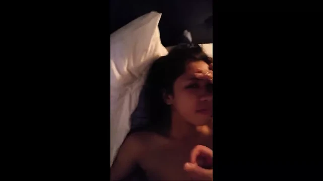 Тайский ледибой в тройничке в любительском видео