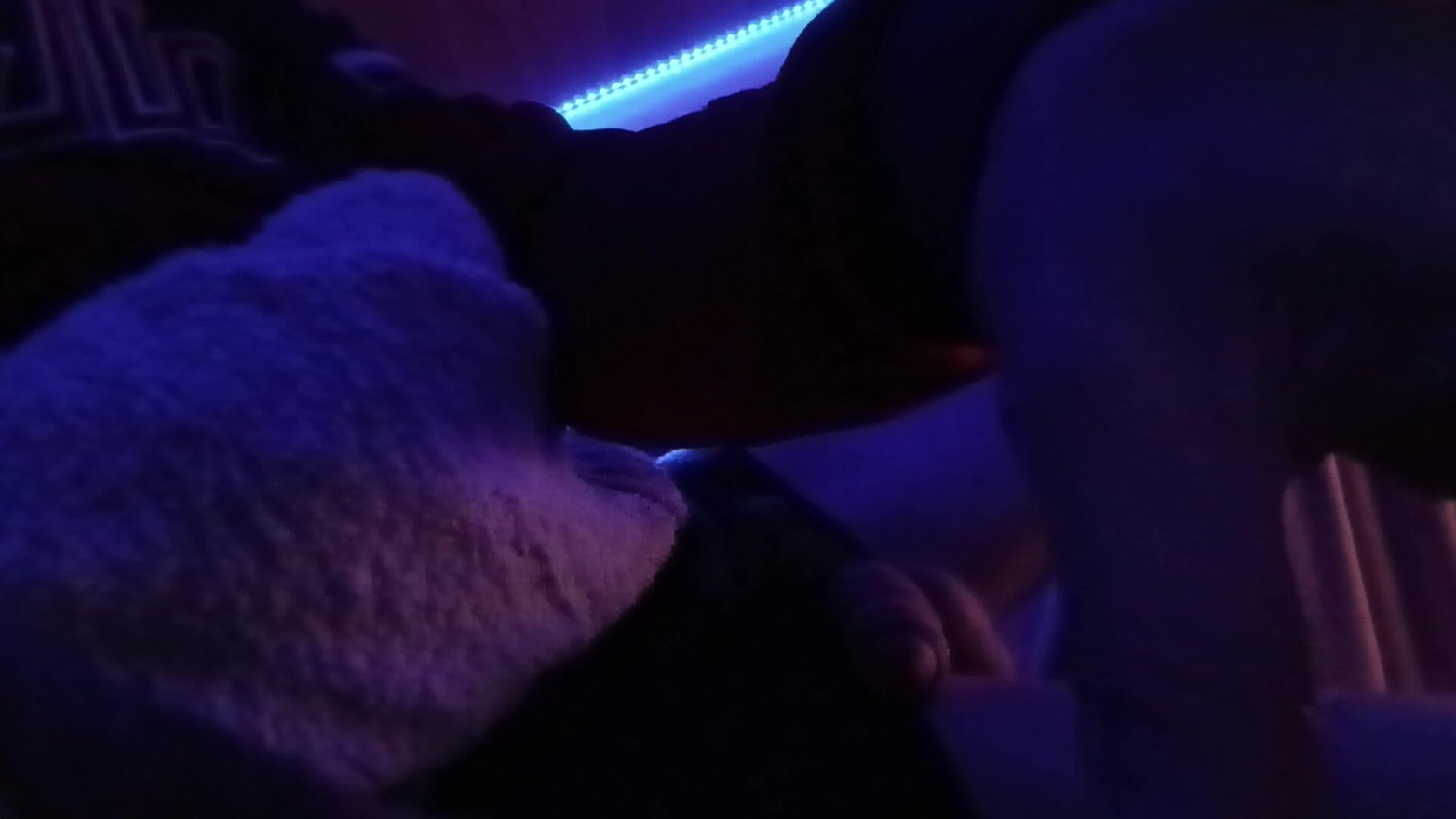 Sghjffjhfjfhj huhghjjffh gut bei Dirk und mir tut es auch gut geht