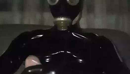 lateks ve gaz maskesi mastürbasyon