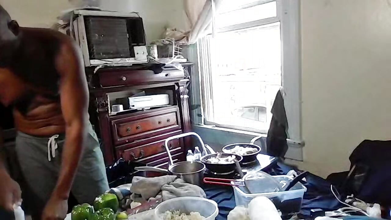 En annan syn på kycklingen jag stekte på mitt rum med de bärbara elektriska spistopparna