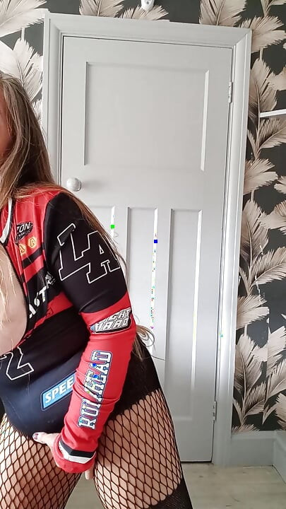 Red Moto GP- Stoking dan Mainan Fisting