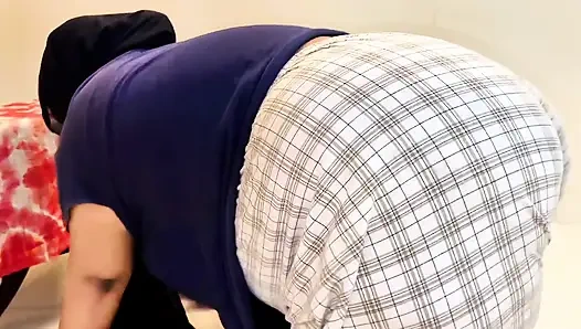 Großer runder arsch, muslimische sexy stiefmutter steckt am teetisch &will analfick von fremdem - breite muschi