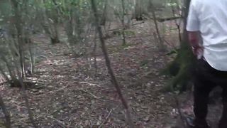 Puta esposa encapuchada en el bosque y follada 1