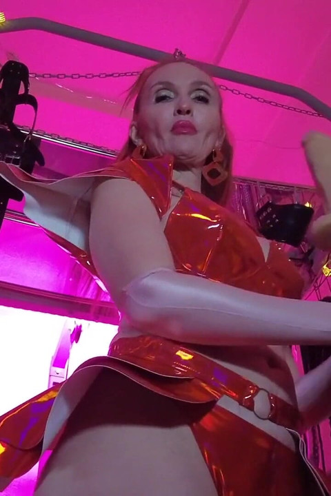 BDSM 여주인 Pvc 골드 레드 비닐 장난감 자지 페티쉬 부츠 펨돔