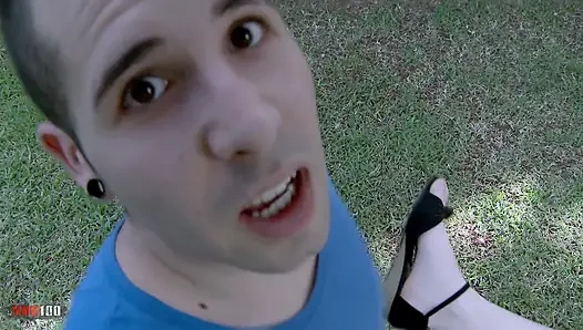 Lily Francesca, Кевин Уайт трахается на улице с Лили Франческа, молодой французской студенткой