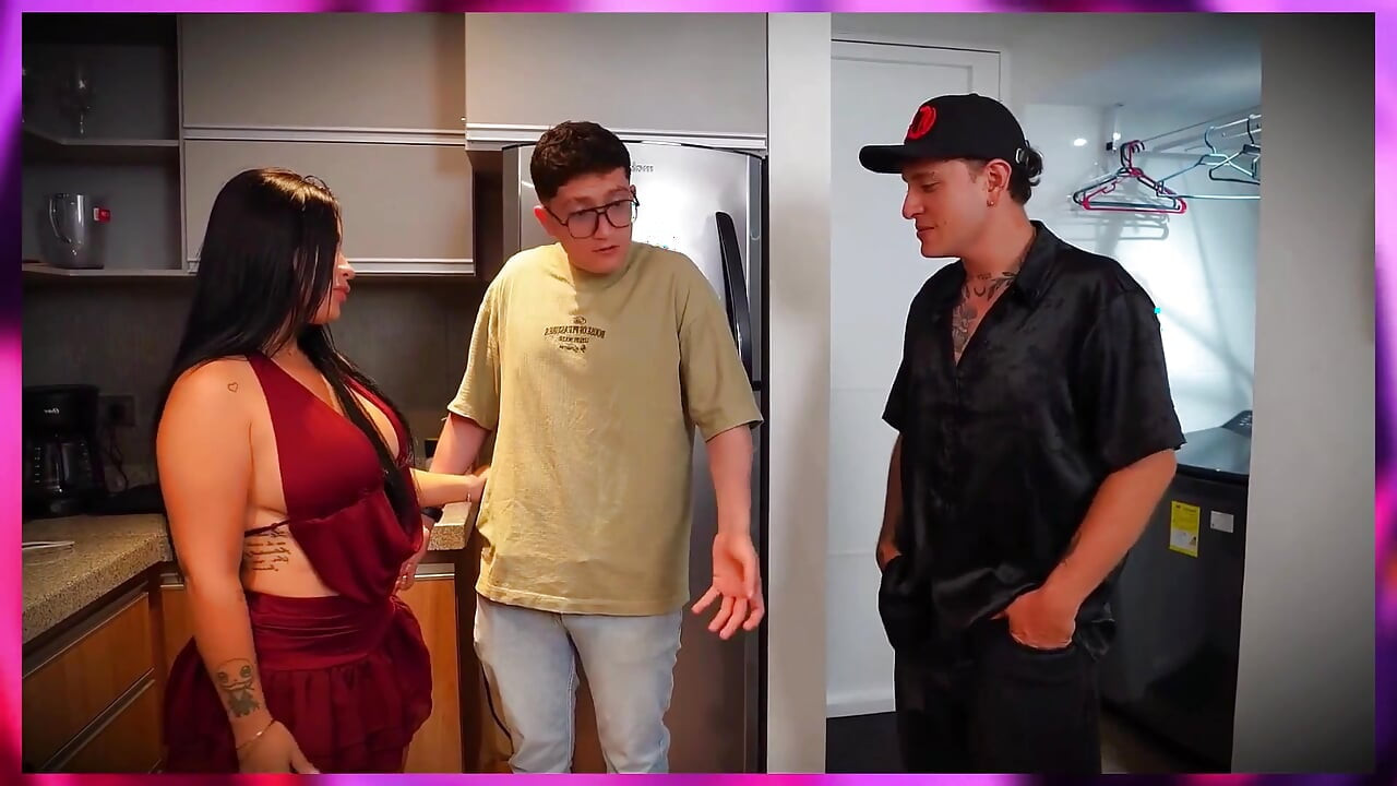 Nerd Cuckold, Güzel Eşinin Borcunu Vajinasini Ödediğini Izliyor