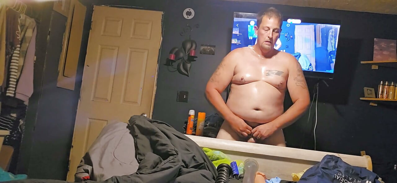 다른 사람들이 볼 수 있도록 애널 자극